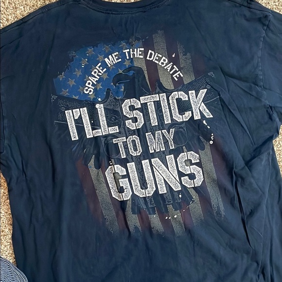 ❤️Blue Short Sleeve Tee with Distressed Text Graphic - Picture 2 of 4